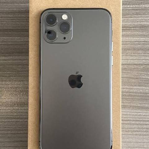 iPhone 11 Pro 深空灰色背面