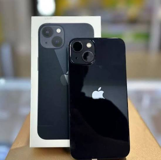 iPhone 13 Midnight