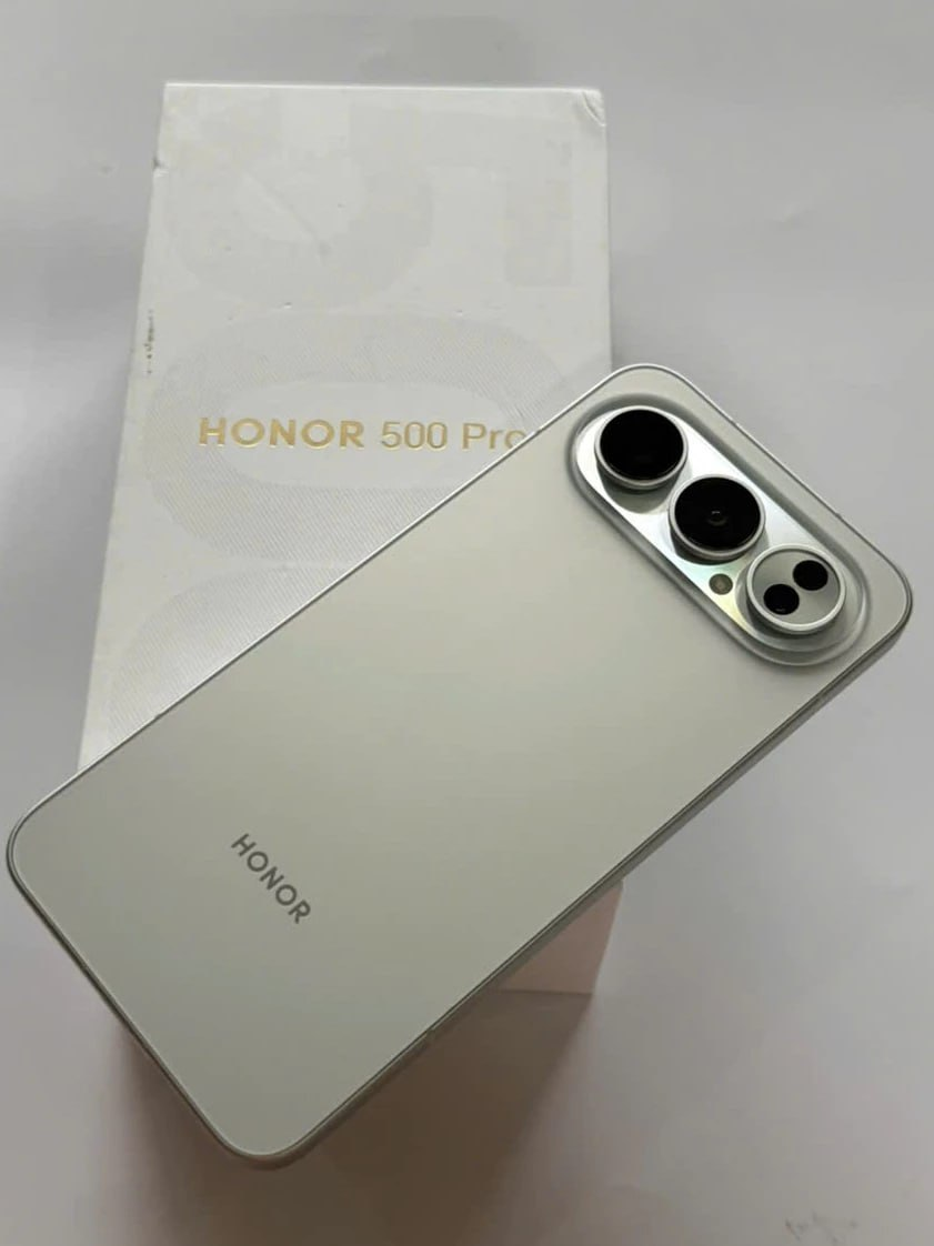 Honor 500 Pro 256GB - Back View with Triple Camera