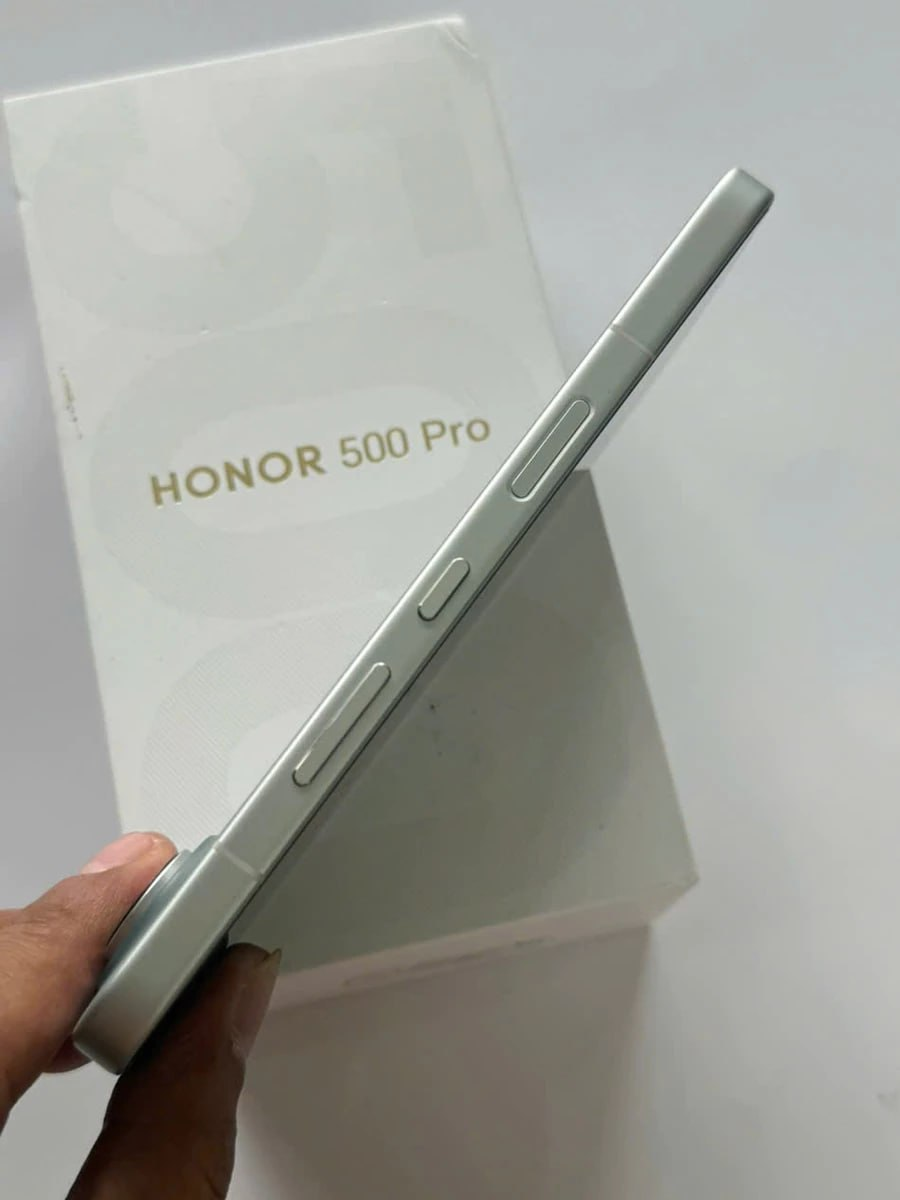 Honor 500 Pro 256GB - Right Side View